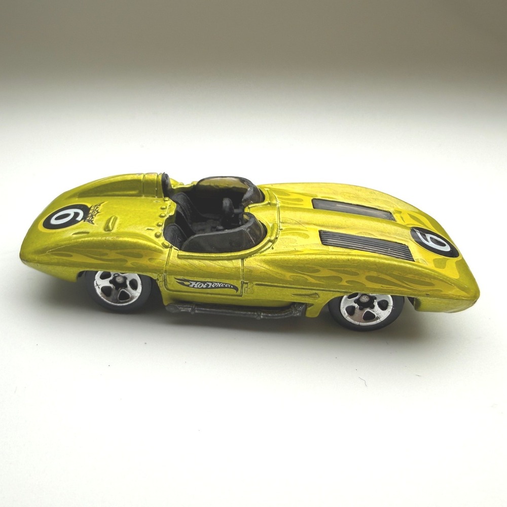 Hot Wheels Hall of Fame Legend Corvette Stingray Green Spectraflame 1:64 Diecast